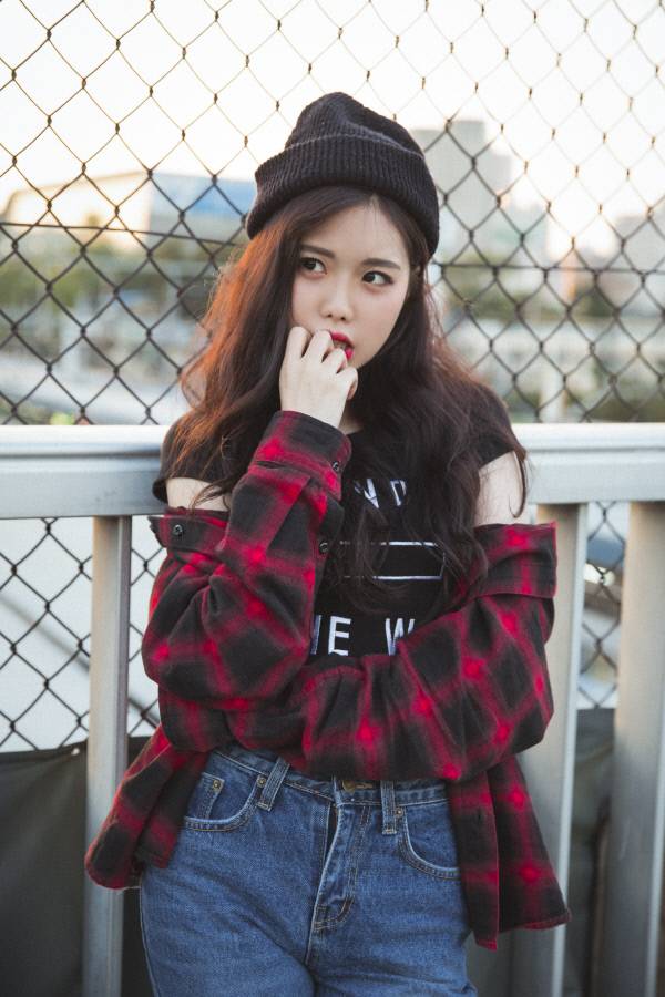 가수 한민주, 사진제공 AMP미디어