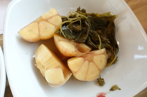 서산 육쪽마늘과 뽕잎순 장아찌