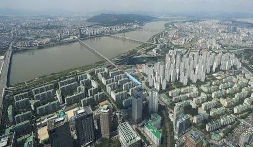 서울 송파구 한강변 아파트 단지. /연합뉴스