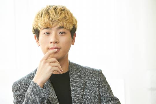 오는 17일 개봉하는 영화 ‘그것만이 내 세상’에서 피아노에 천부적 재능을 지닌 자폐 소년 진태를 연기한 박정민. 그는 “올해 특별한 계획은 없다. 지금 주어진 일을 잘 해내는 게 가장 현명한 것 같다”고 했다. 노란 머리는 차기작 때문에 염색한 것이다. CJ엔터테인먼트 제공