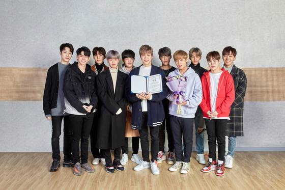2017~2018년 초등학생이 가장 좋아하는 아이돌 1위에 선정된 워너원을 소년중앙 학생기자·독자 대표가 직접 만났다.
