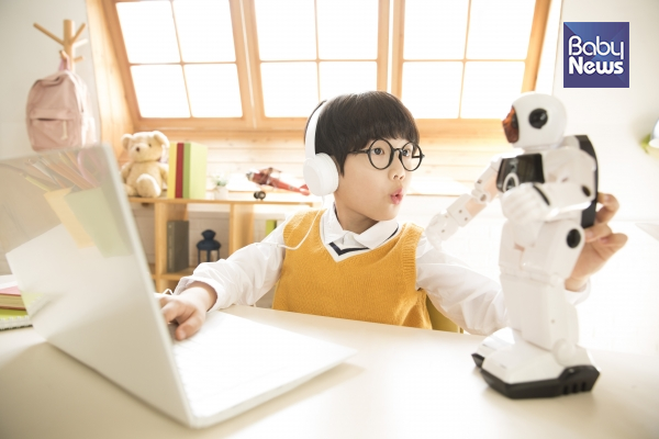 4차 산업혁명 시대에는 더 이상 정보전달과 암기위주의 지식습득은&nbsp;중요하지 않다.&nbsp;ⓒ베이비뉴스