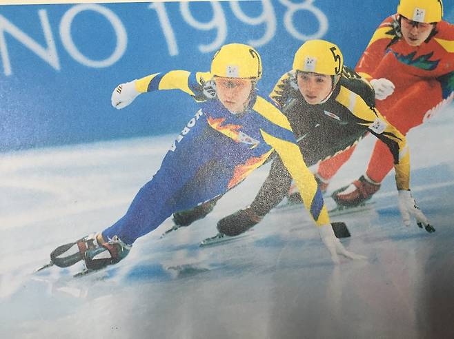 ▲ 전이경(맨 앞)은 한국 선수로는 처음으로 올림픽에서 2개 대회 연속 2관왕의 대기록을 세웠다. ⓒ 대한체육회