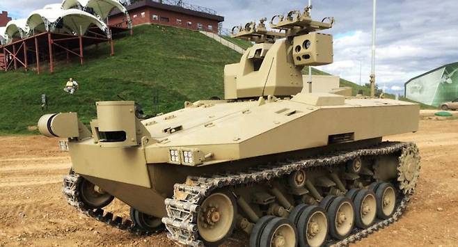 러시아 칼라시니코프사(社)가 개발 중인 무인지상전투차량 소라트니크. (칼라시니코프 제공) © News1