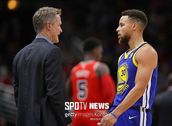 ▲ 스티브 커(왼쪽)와 스테픈 커리