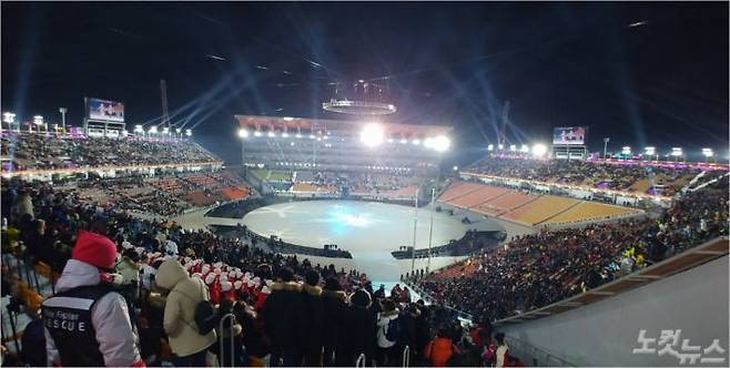 지난 9일 평창올림픽 플라자에서 열린 2018평창동계올림픽 개막식 장면.