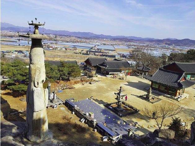 논산 관촉사 석조미륵보살입상 전경.(문화재청 제공)