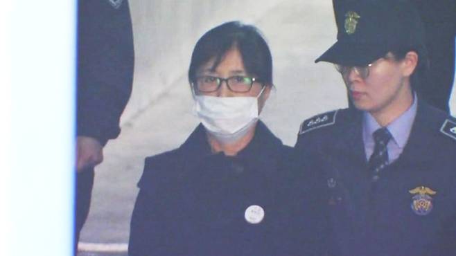 [속보] "朴·최순실, 뇌물 수수 공모 혐의 인정" | 인스티즈