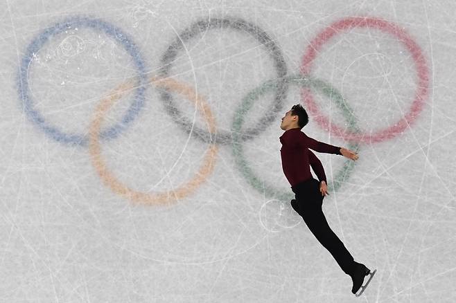 캐나다 남자싱글 대표 패트릭 챈이 12일 오전 강원도 강릉 아이스아레나에서 경기하고   있다. /AFPBBNews=뉴스1