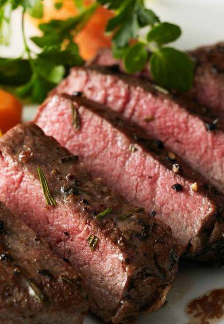 엄선된 소고기 ‘히다규’. (사진=온라인투어 제공)