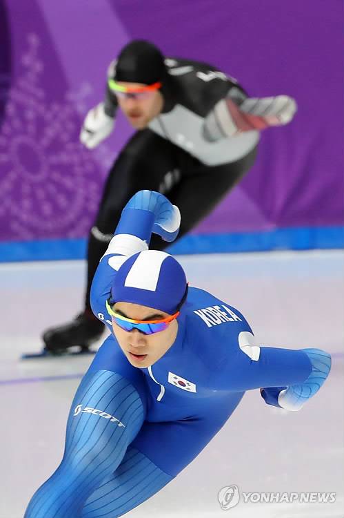 [올림픽] '누구보다 빠르게' (강릉=연합뉴스) 김주성 기자 = 13일 오후 강릉 스피드스케이팅경기장에서 열린 2018 평창동계올림픽 스피드스케이팅 남자 1,500ｍ 경기에서 김민석이 힘찬 레이스를 펼치고 있다.       utzza@yna.co.kr