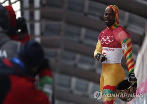 16일 강원도 평창군 슬라이딩센터에서 열린 남자 스켈레톤 경기 3차 시기에 참여한 가나의 아콰시 프림퐁 [로이터=연합뉴스]