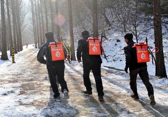 산불 진화요원 선발시험 자료사진. *경기도 하남 산불감시원 채용비리 의혹 내용과 관련 없습니다. [중앙포토]