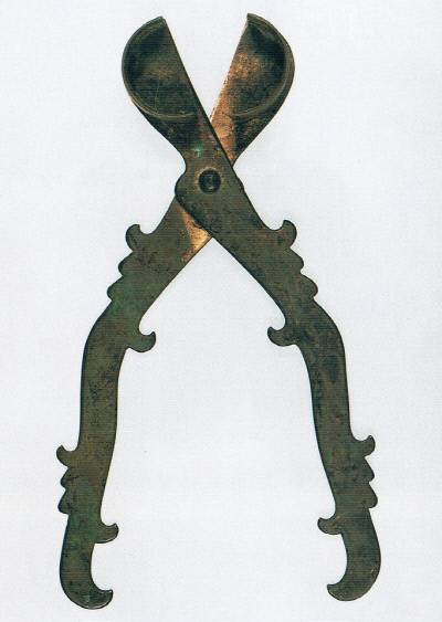 쇼소인에 소장된 ‘백동 가위’.