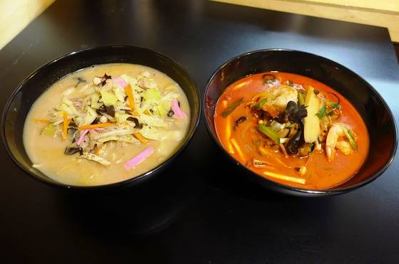 중국 음식에 기원을 두고 일본의 화교가 120년 전에 만든 짬뽕은 일본에서는 하얀 국물에 진한 맛으로 발전했고, 한국에 와서는 빨갛고 시원한 맛으로 달라졌다. 한국 짬뽕이 짜다고 걱정하는 목소리가 높은데 일본 짬뽕은 더 짰다.