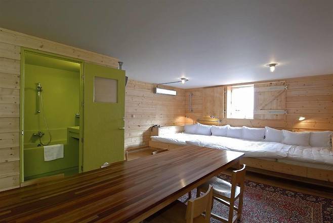 독특한 인테리어의 로이드호텔 객실.[사진 로이드호텔]