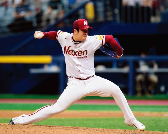 2017년 시즌 ‘신인상 저주’에 시달린 신재영(넥센 히어로즈). [동아일보]