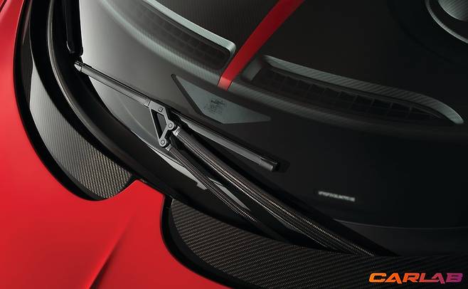 양산차 최초의 카본 와이퍼 암