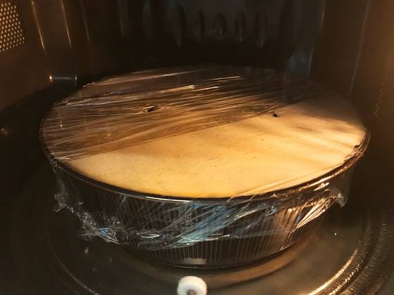 작동 시간이 끝나니 비닐랩이 뿌옇게 물방울이 맺혔다.