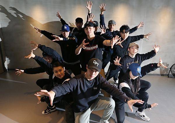 무대에서 환호를 받으면 최고로 기쁘다는 그들. 서로 사랑해야 ‘칼군무'가 나온다고./오종찬 기자