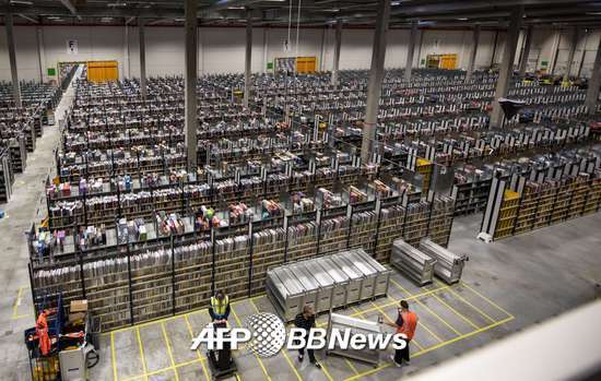 프랑스 북부 라우윈-플랭크(Lauwin-Planque) 지역에 위치한 아마존 물류창고. /AFPBBNews=뉴스1