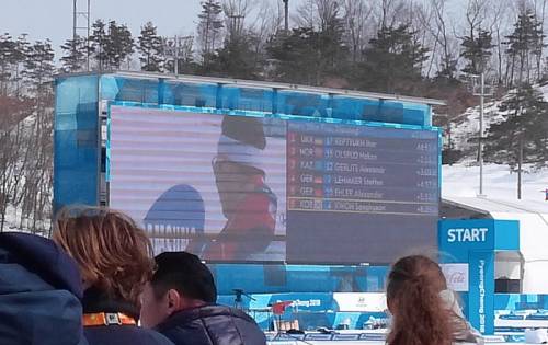 전광판에 권상현(21)의 모습이 뜰 때마다 관중석에서는 뜨거운 함성이 쏟아졌다. 12위를 기록한 그는 믹스트존에서 취재진과 만나 “순수한 자기 체력으로 달리는 경기인 만큼 가능한 모든 경기력을 쏟는 게 목표였다”며 “그만큼 힘이 나온 것 같아서 뿌듯하다”고 웃었다.