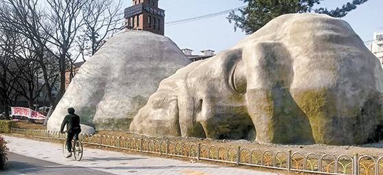 깊은 잠에 든 원시인