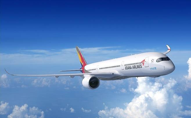 아시아나항공이 도입한 에어버스사의 최신 기종인 A350. [사진 아시아나항공]