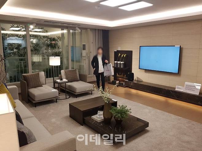 당산 센트럴 아이파크 전용면적 114㎡형 거실.