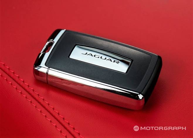 E-페이스 스마트키 / 사진=재규어