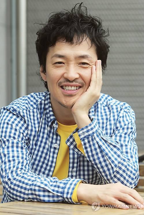 우리 예술단 평양 공연에 합류한 강산에 [연합뉴스 자료사진]