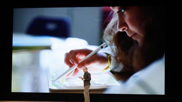 아이패드 프로에서만 지원됐던 애플 펜슬이 저가형 아이패드에도 지원된다. (사진=씨넷)