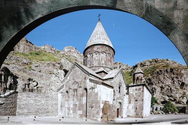 ▲아르메니아 아자트계곡의 게하르트수도원은 4세기 때부터 이어오는 수도원이다.Ⓒ유재원