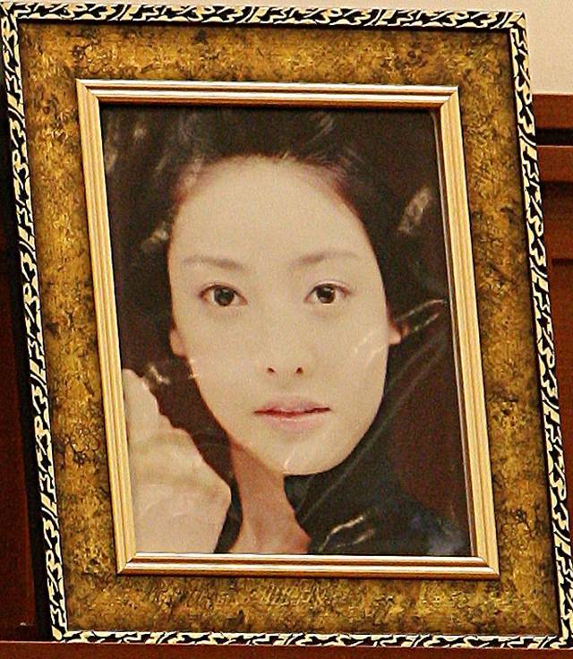 배우 고 장자연씨가 남긴 문건에 등장한 피해 사실 가운데 법적 처벌이 이뤄진 것은 장씨의 소속사 대표 김종승씨의 폭행 사실뿐이다. 김씨의 강요로 접대했다고 장씨가 언급한 이들은 모두 무혐의 처분을 받았다. 연합뉴스