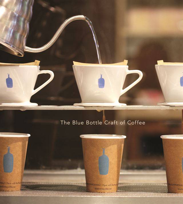 지난해 말 커피계의 애플, 블루보틀이 서울 삼청동에 한국 첫 매장을 낸다는 보도가 나왔었다. 3월 진출은 무산됐지만 여전히 블루보틀을 기다리는 사람은 많다. 한스미디어 제공