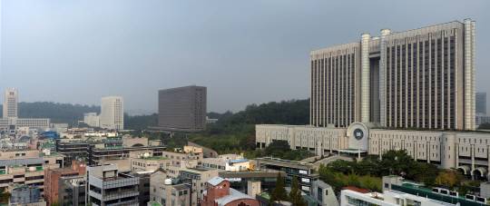 서울중앙지법·서울고법, 서울중앙지검·서울고검, 대검찰청, 대법원이 모여있는 서초동 법조타운 일대.