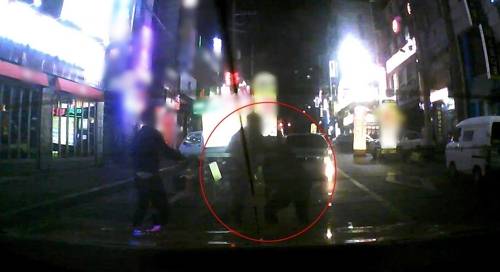 폭행 당하는 택시기사 [피해자 제공 = 연합뉴스]