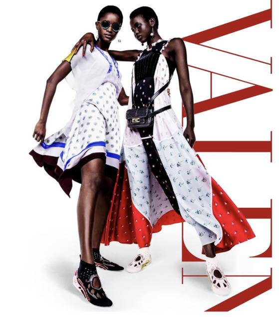 보석이 가득 박힌 발렌티노의 화려한 삭스 슈즈. [사진 발렌티노 인스타그램]