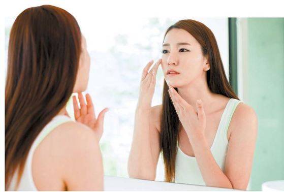 찜질이 피부미용에 좋다는 말도 낭설이다. 높은 온도는 오히려 피부 노화를 촉진한다. [중앙포토]