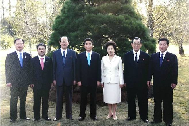 2007년 남북정상회담 당시 노무현 전 대통령과 이재정 전 통일부 장관 (사진=이재정 전 장관 제공)