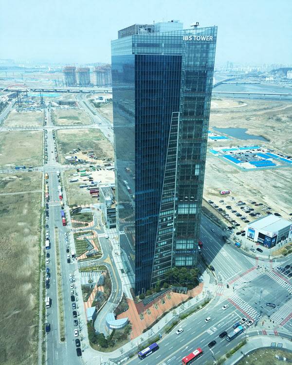 송도 IBS타워. 빈 사무실이 많다. /김리영 인턴기자