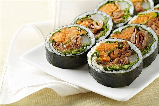 김선생이 김밥 8종의 가격을 인상했다. 인기메뉴인 매콤제육쌈김밥은 기존 4500원에서 4800원으로 6.6% 올랐다.