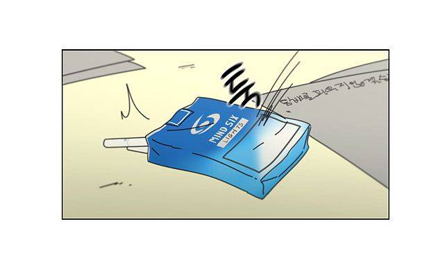 웹툰 ‘복학왕’에서 주인공이 실제 시중에서 팔고 있는 제품의 담배를 피고 있다. 국가금연지원센터 보고서 및 네이버 웹툰 캡쳐