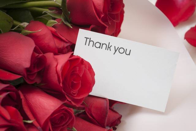 로즈데이를 맞아 aT 화훼사업센터장은 장미의 색과 개수에 따른 의미를 설명했다./출처=이미지투데이