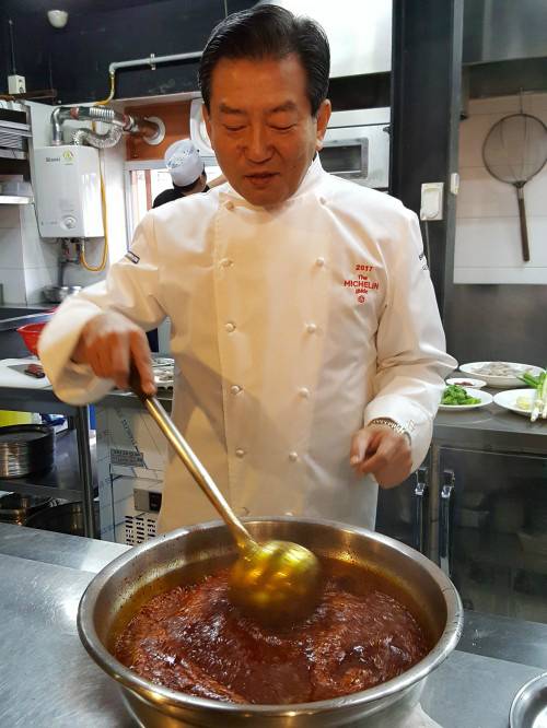미슐랭 1스타 진진 왕육성 셰프