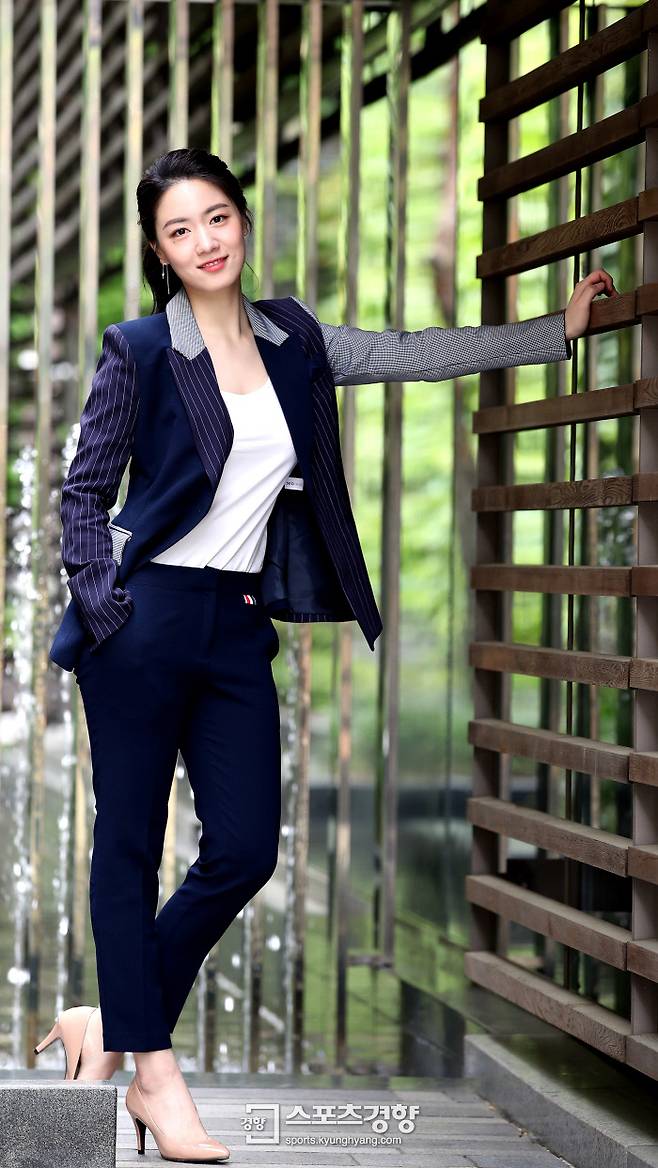 TV조선의 드라마 ‘대군’에 출연한 류효영이 14일 본사와 인터뷰하며 사진촬영을 하고 있다. / 김기남 기자 kknphoto@kyunghyang.com