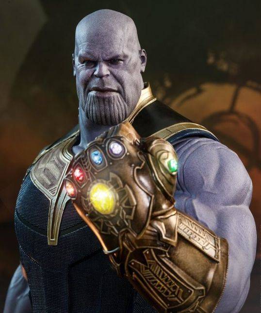 6개의 인피니티 스톤을 모두 모은 타노스. [영화 어벤져스]