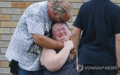 미 텍사스 산타페 고교 총기 참사 현장