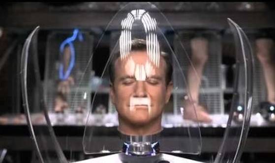 영화 '바이센테니얼 맨'에서 로봇 마틴(로빈 윌리암스)은 인간이 되고 싶어 한다. 그는 인간처럼 생각하며 행동하는, 감정을 가진 휴머노이드다. [바이센테니얼 맨]