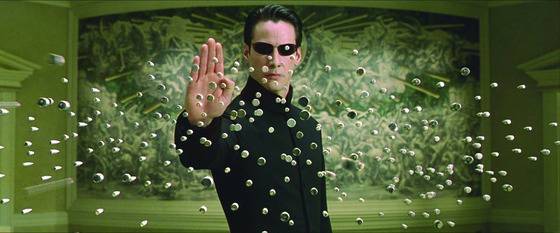 영화 매트릭스. 로봇에 지배당하는 인류의 미래를 그렸다. [매트릭스]